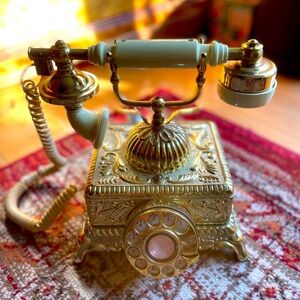 Vintage rotary phone - still works with landline!